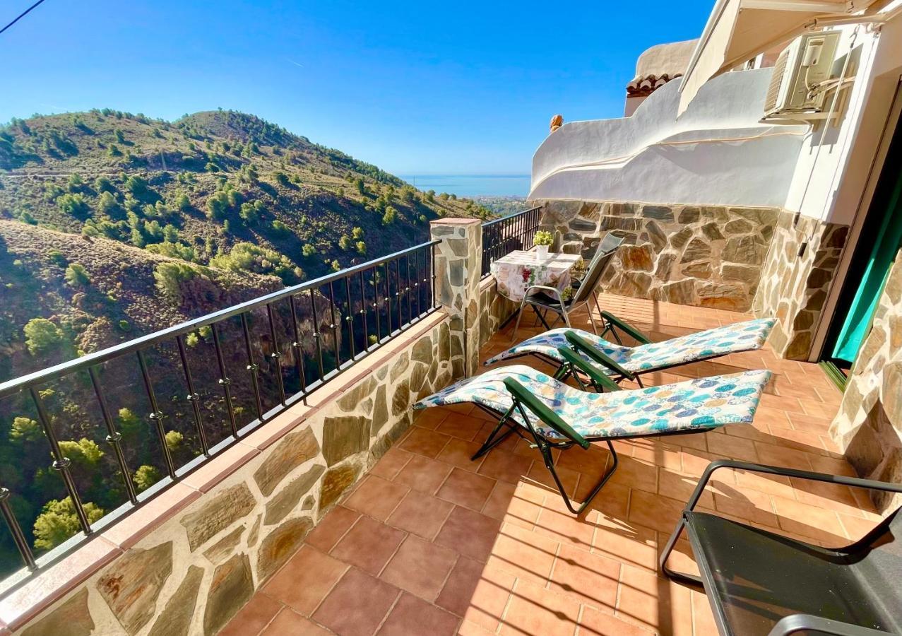 Apartamentos Axarquia , Frigiliana, Terraza Privada Con Vistas A La Montana Rio Y Al Mar מראה חיצוני תמונה