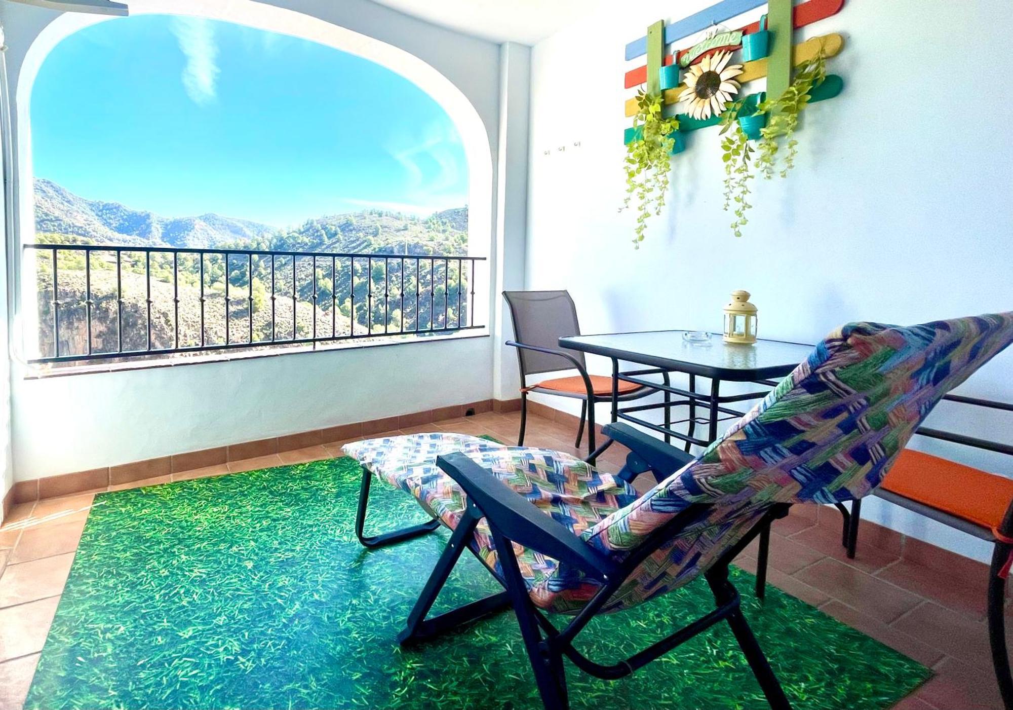 Apartamentos Axarquia , Frigiliana, Terraza Privada Con Vistas A La Montana Rio Y Al Mar מראה חיצוני תמונה