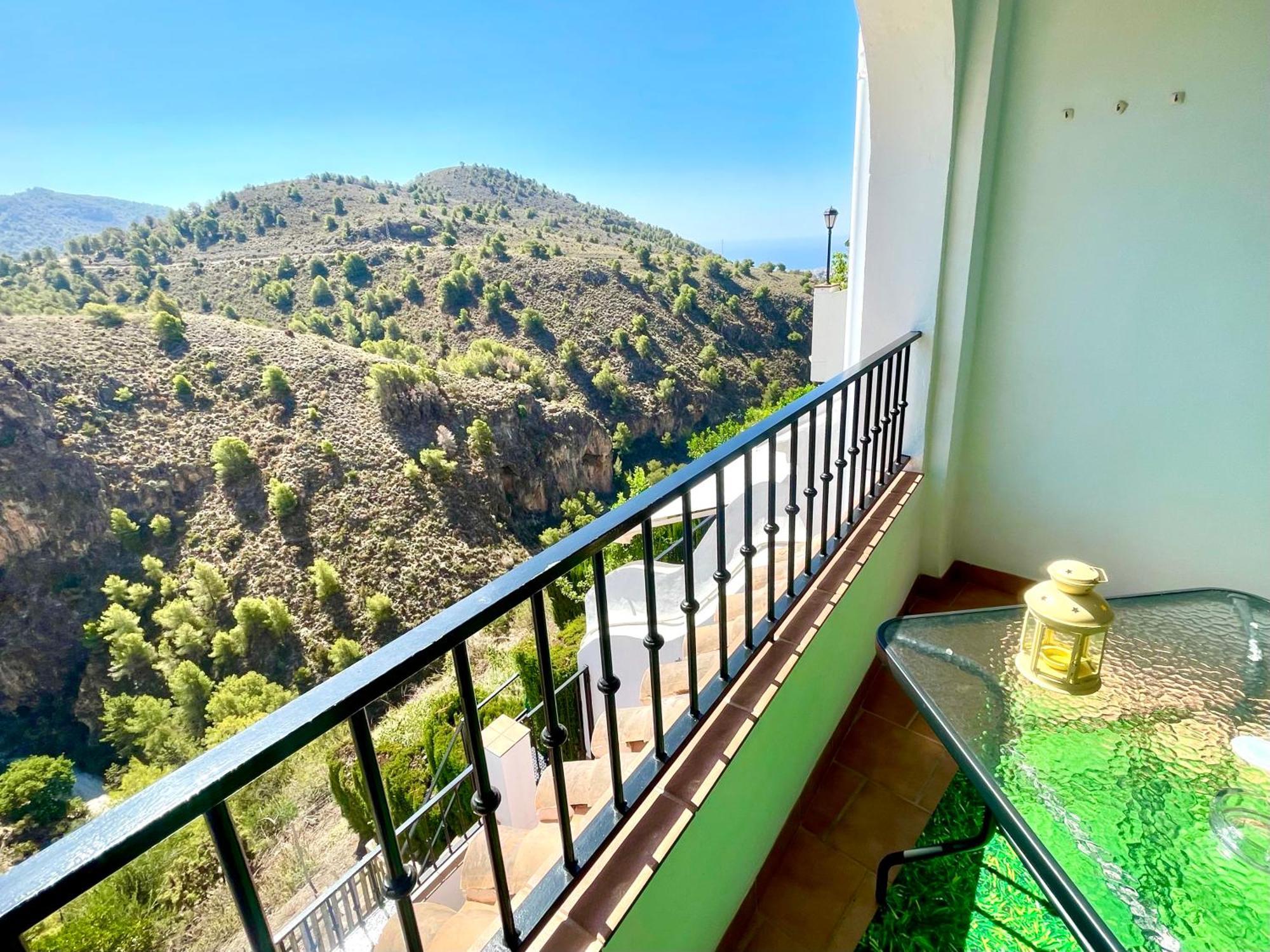 Apartamentos Axarquia , Frigiliana, Terraza Privada Con Vistas A La Montana Rio Y Al Mar מראה חיצוני תמונה