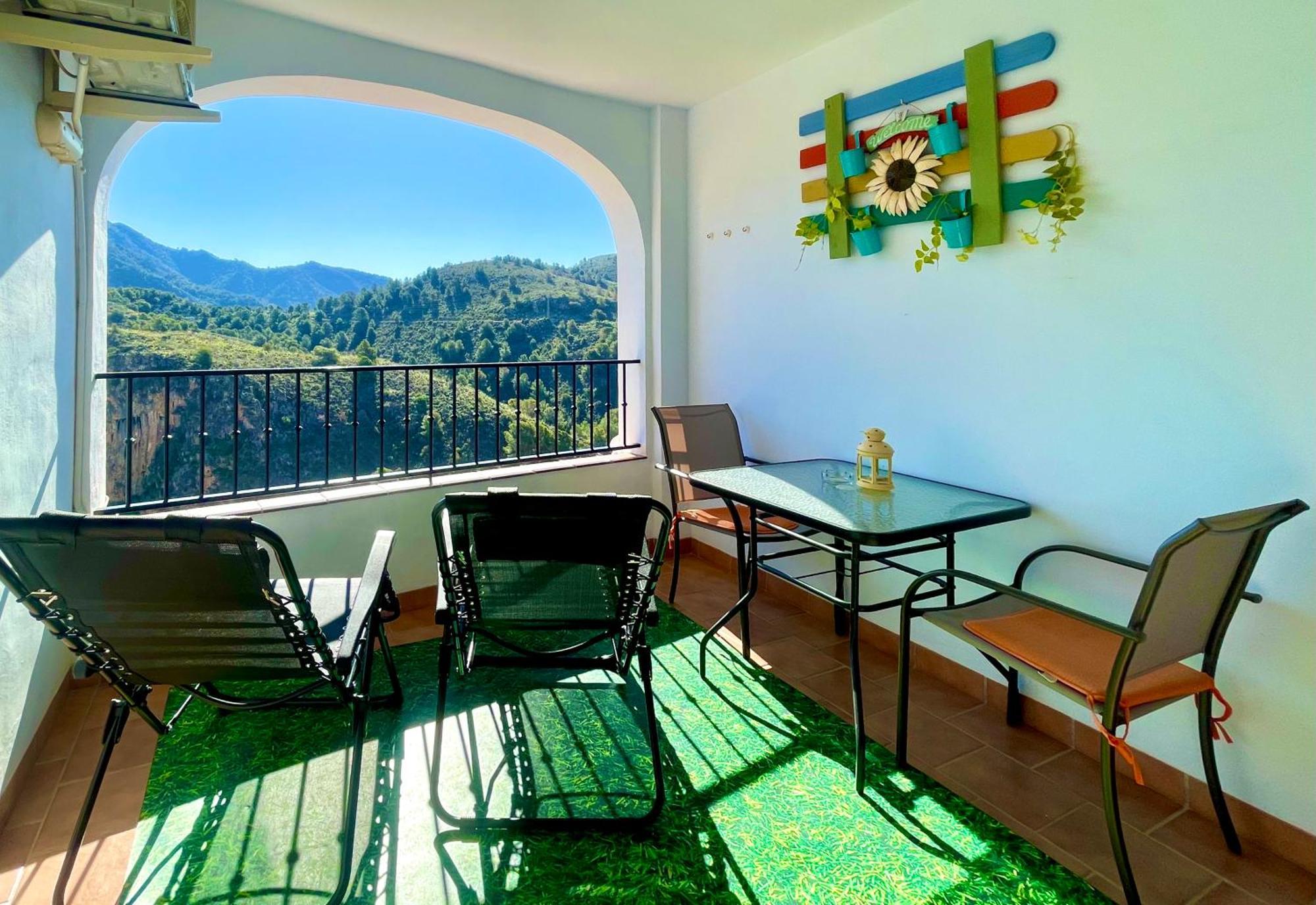 Apartamentos Axarquia , Frigiliana, Terraza Privada Con Vistas A La Montana Rio Y Al Mar מראה חיצוני תמונה