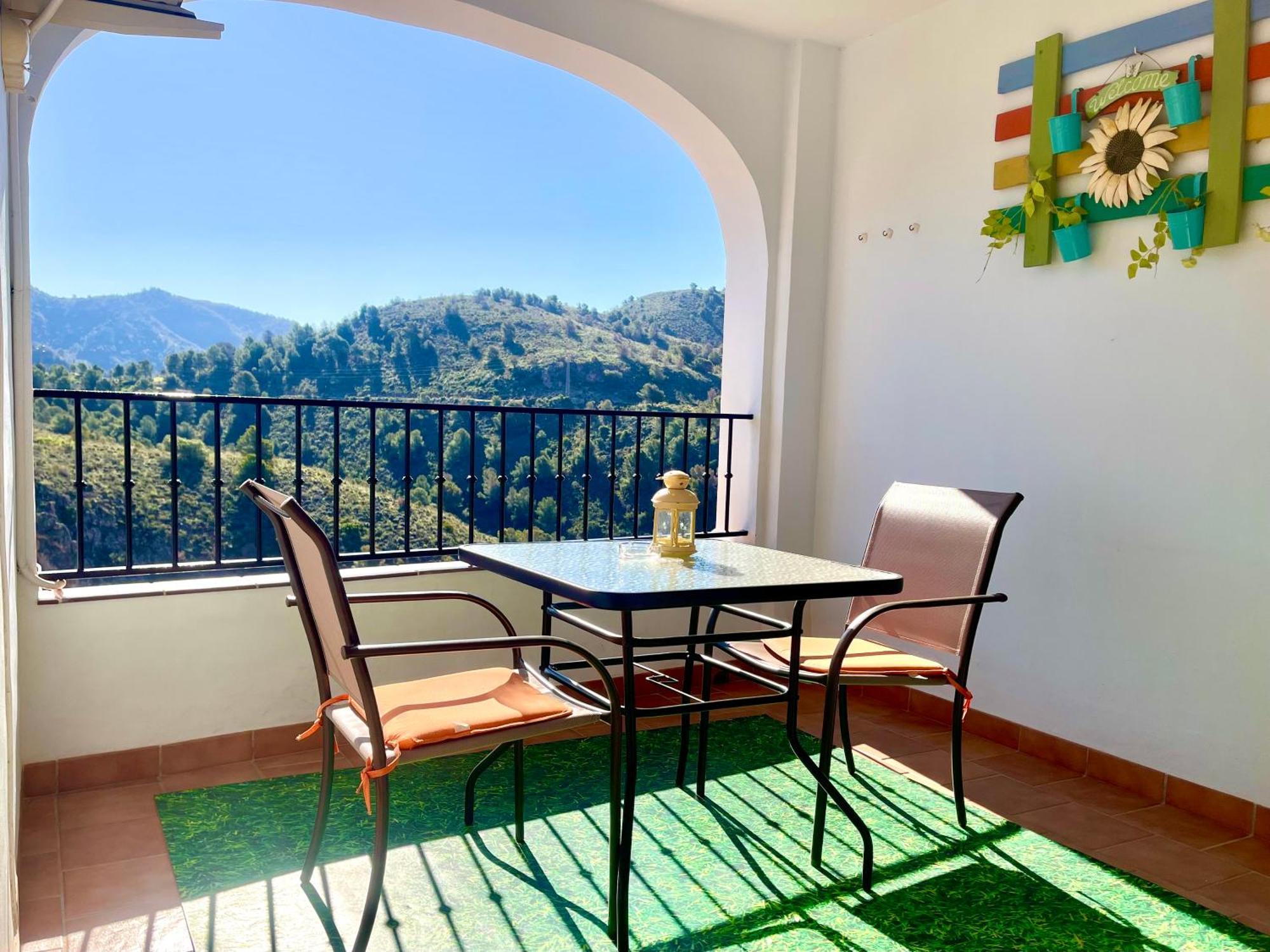 Apartamentos Axarquia , Frigiliana, Terraza Privada Con Vistas A La Montana Rio Y Al Mar מראה חיצוני תמונה