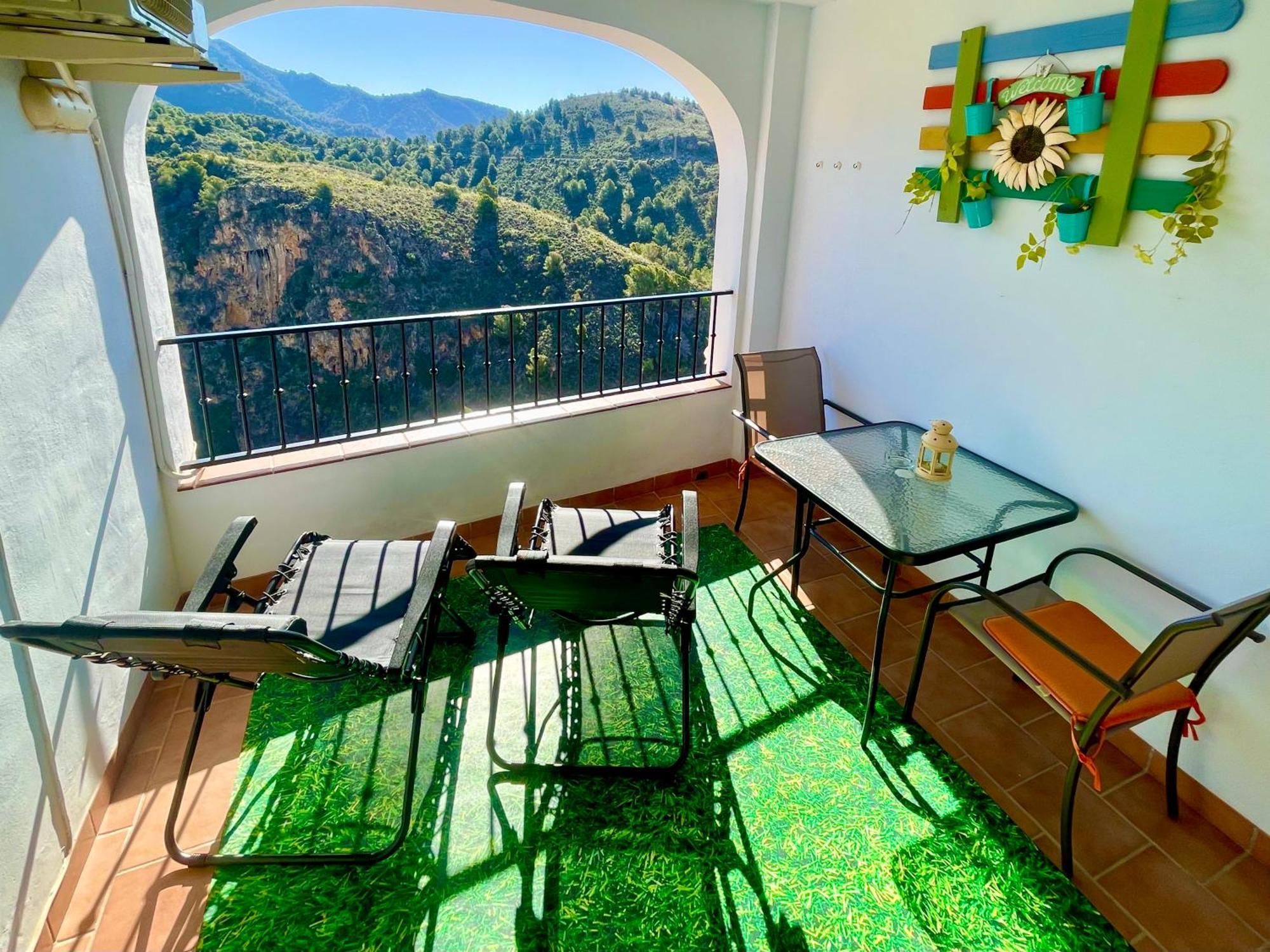 Apartamentos Axarquia , Frigiliana, Terraza Privada Con Vistas A La Montana Rio Y Al Mar מראה חיצוני תמונה