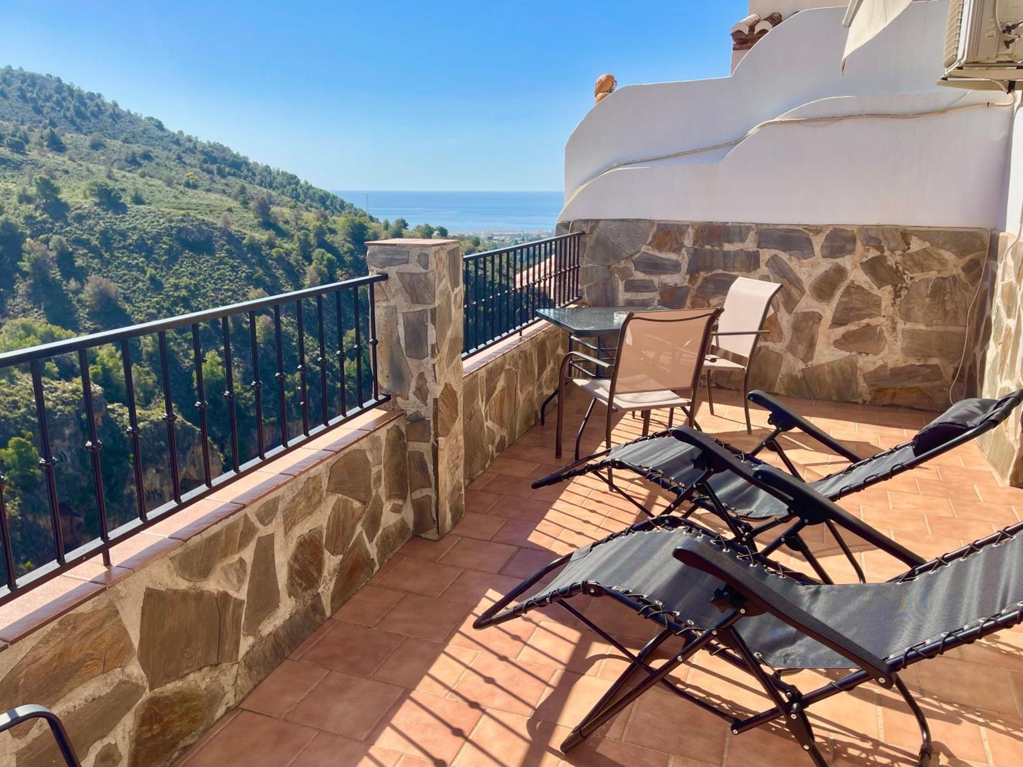 Apartamentos Axarquia , Frigiliana, Terraza Privada Con Vistas A La Montana Rio Y Al Mar מראה חיצוני תמונה
