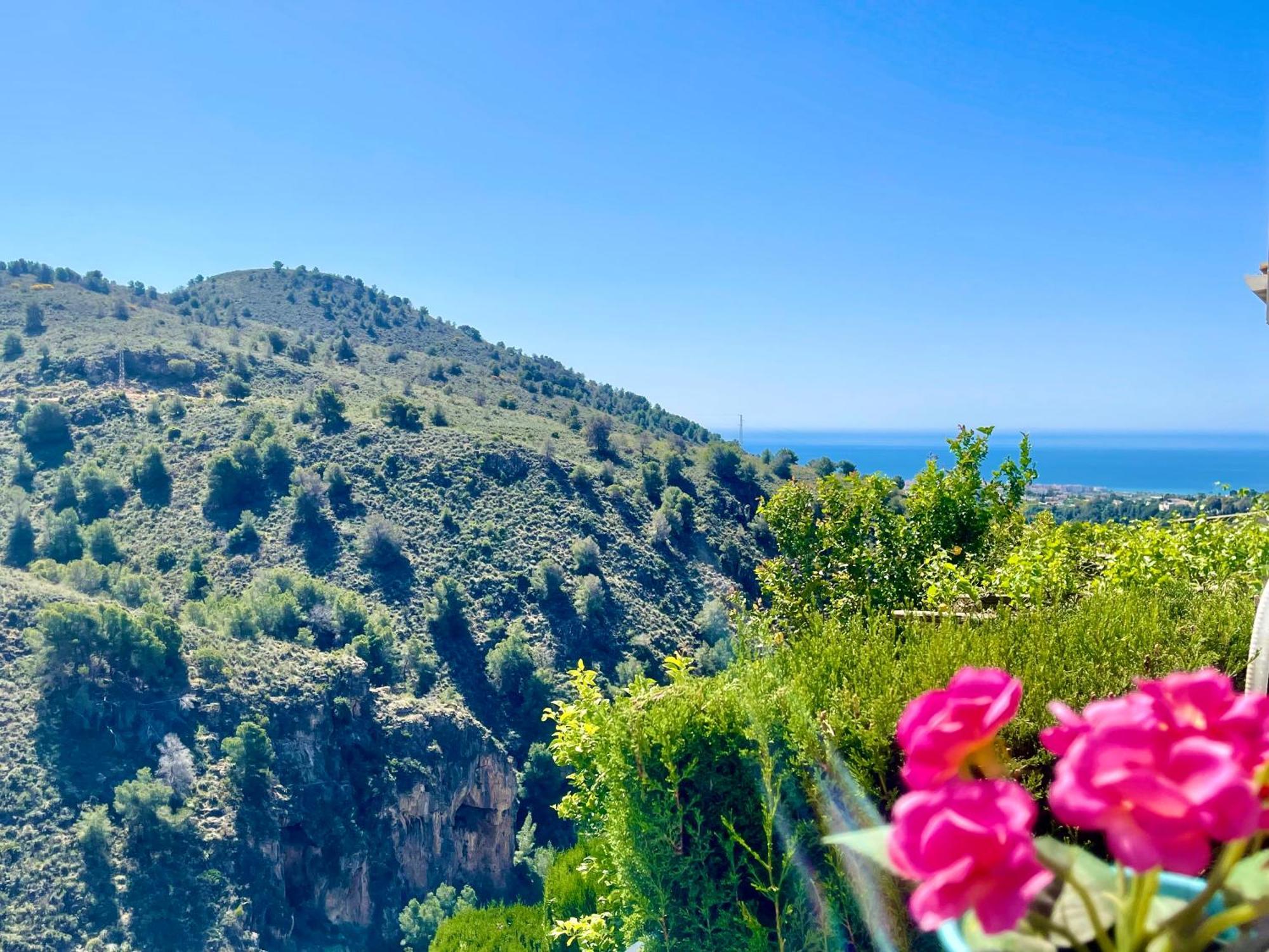 Apartamentos Axarquia , Frigiliana, Terraza Privada Con Vistas A La Montana Rio Y Al Mar מראה חיצוני תמונה